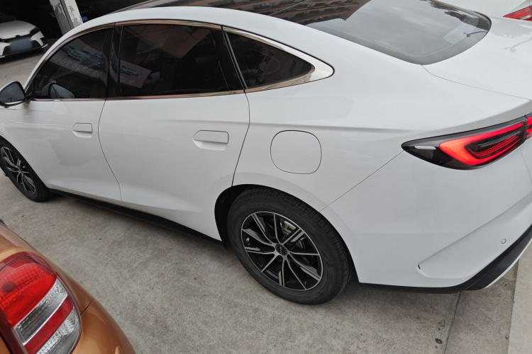 比亚迪 海豹06新能源 2024款 DM-i 80KM尊贵型车身外观4