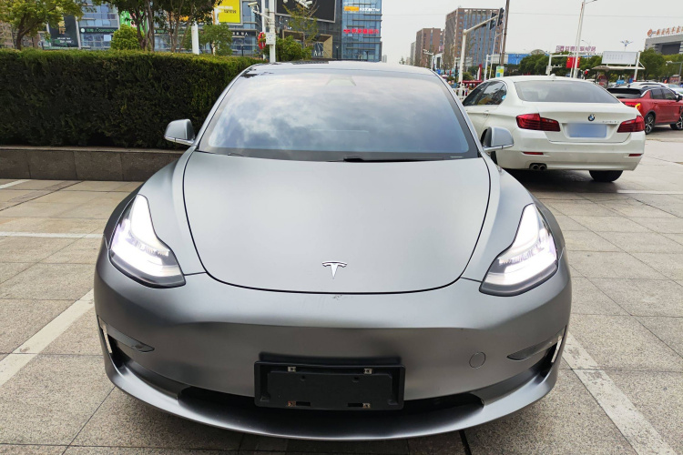 特斯拉 Model 3 2020款 改款 长续航后轮驱动版车身外观2
