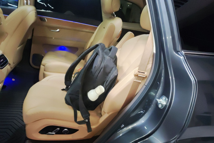 鸿蒙智行 问界M7 2024款 1.5T 后驱Plus版 6座中控内饰21