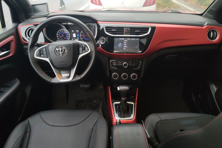 中华V3 2015款 1.5L 自动智能型中控内饰7002