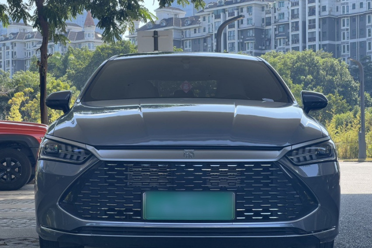 比亚迪 秦PLUS 2024款 荣耀版 DM-i 55KM领先型车身外观6002