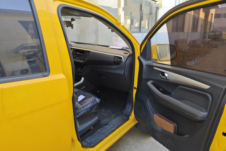 五十铃 瑞迈 2020款 2.8T经典两驱柴油国VI舒享型加长版JE493ZLQ6E局部细节9005