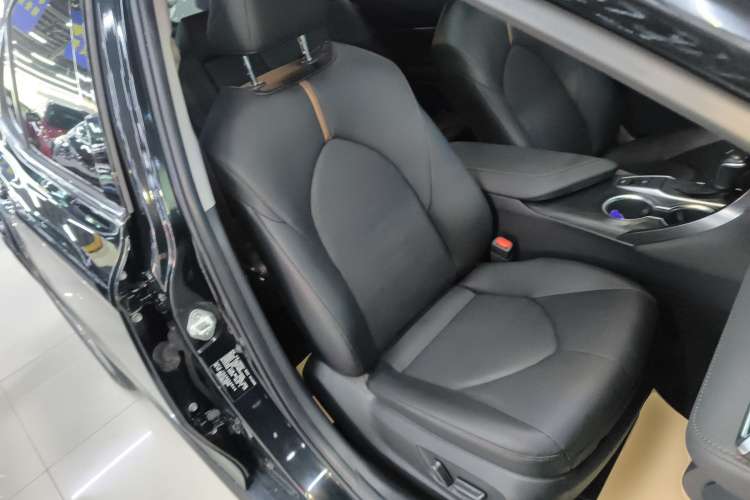 丰田 凯美瑞 2021款 2.0G 豪华版局部细节41