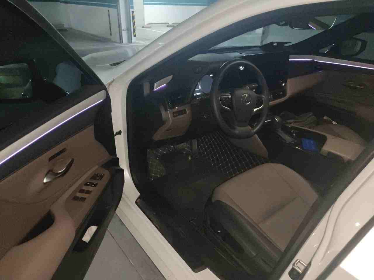 车辆驾驶位内饰展示