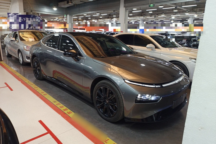 小鹏P7 2020款 562E性能版车身外观3