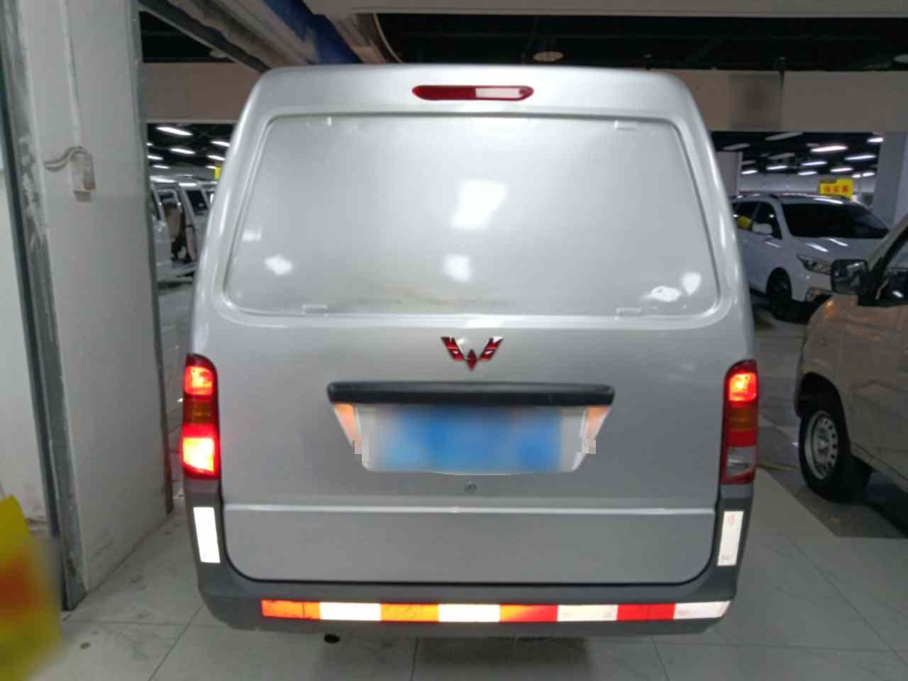 五菱汽车 五菱之光 2023款 1.5L 实用型封窗版 2座(3)