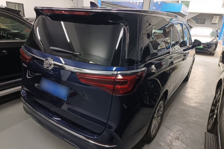 别克GL8 2020款 Avenir艾维亚 四座尊礼版车身外观7