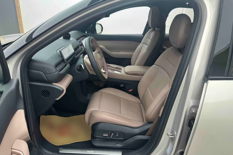 蔚来ES6 2024款 75kWh中控内饰19