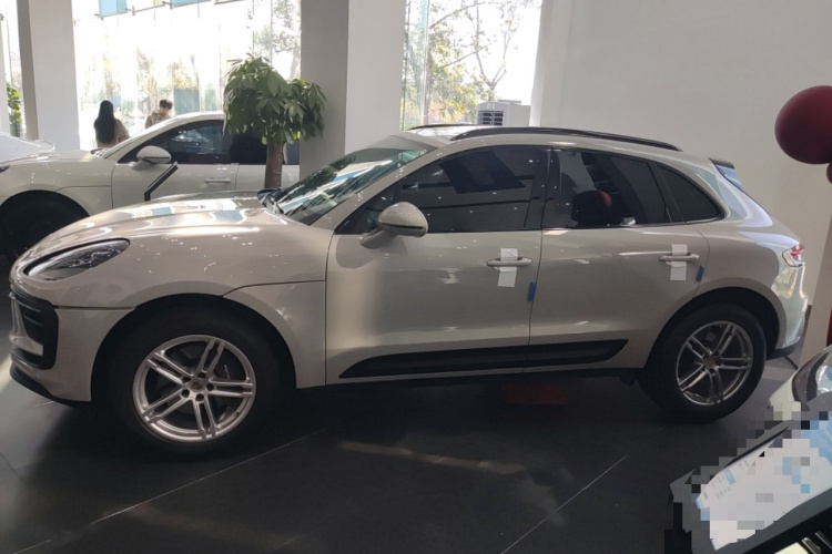 保时捷 2023款 Macan 2.0T车身外观4