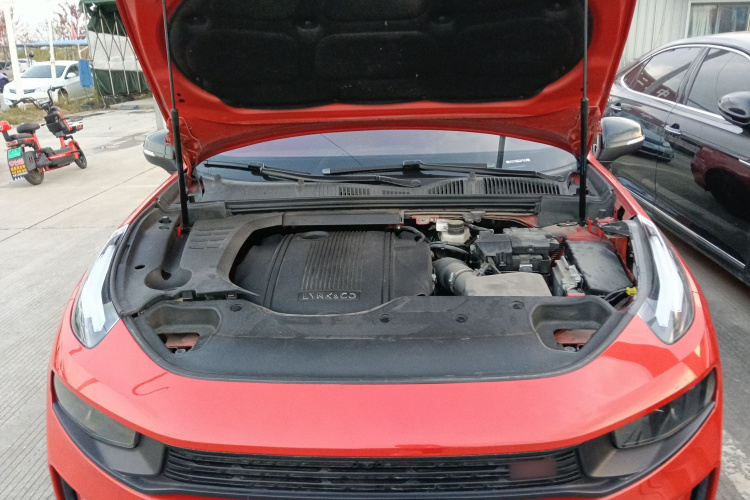 领克03 2019款 1.5TD DCT劲Pro版 国VI机舱底盘24