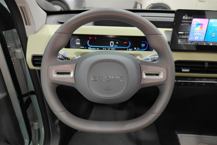 吉利银河 2024款 熊猫mini 200km 耐力熊中控内饰13