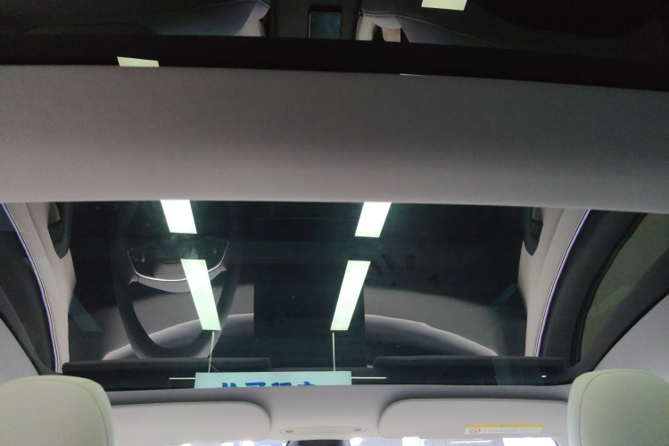 特斯拉 Model 3 2023款 后轮驱动版中控内饰22