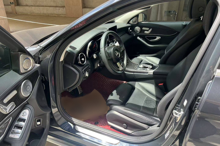 奔驰C级 2017款 C 200 L 运动版中控内饰7002