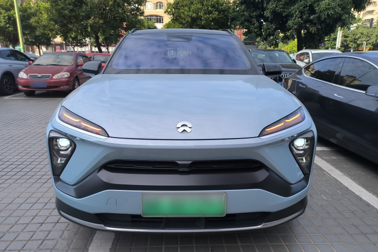 蔚来ES6 2020款 420KM 运动版车身外观2