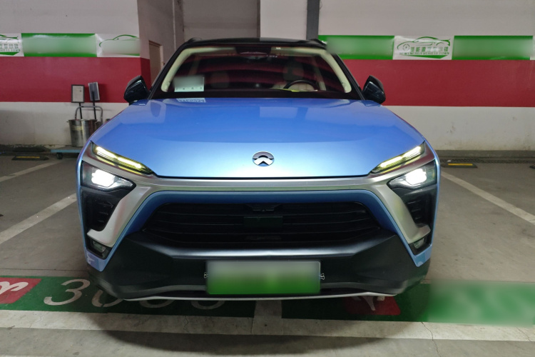 蔚来ES8 2018款 355KM 基准版 七座版车身外观2