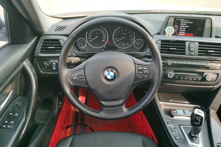 宝马3系 2015款 320Li 超悦版时尚型中控内饰13