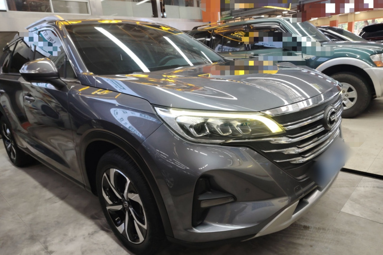 广汽传祺 传祺GS5 2019款 270T 自动尊享版车身外观3