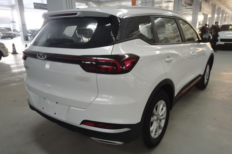 奇瑞 瑞虎7 2025款 卓越版  1.5T CVT全球版车身外观7