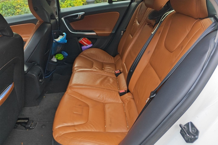 沃尔沃S60(进口) 2013款 T5 舒适版中控内饰7004