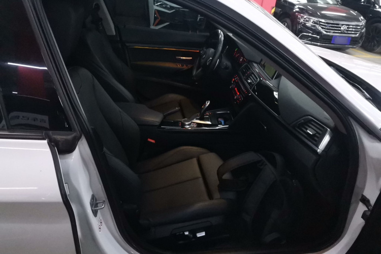 宝马3系GT 2018款 320i 时尚型局部细节41