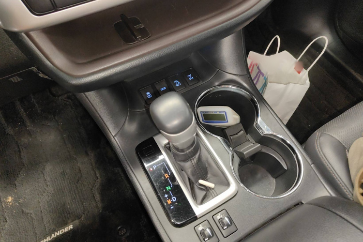 丰田 汉兰达 2018款 2.0T 四驱豪华版 7座 国V局部细节18