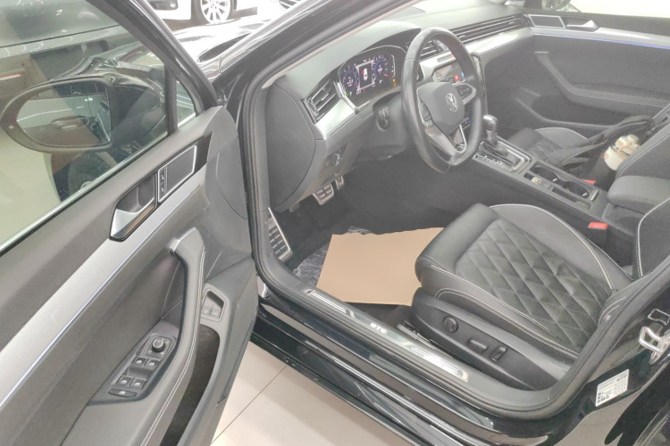 大众 迈腾GTE插电混动 2022款 GTE 豪华型中控内饰7003