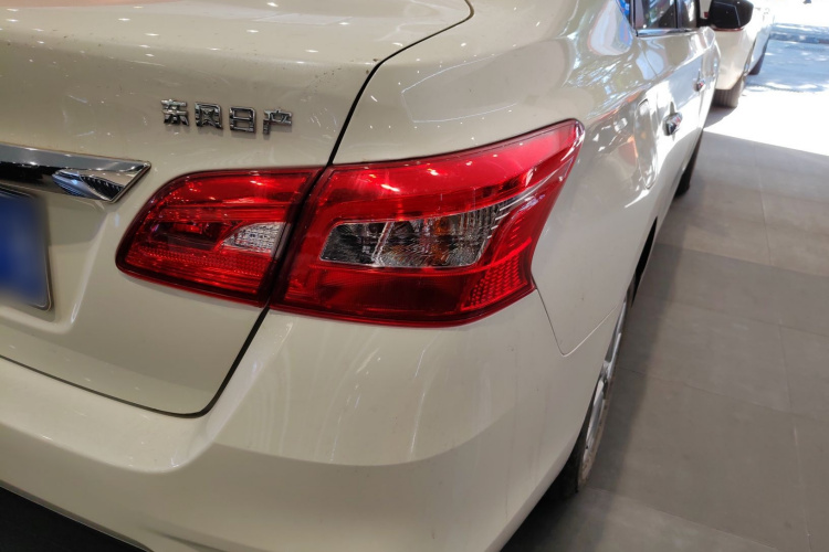 日产 轩逸 2022款 经典 1.6XE CVT舒适版车身外观6006