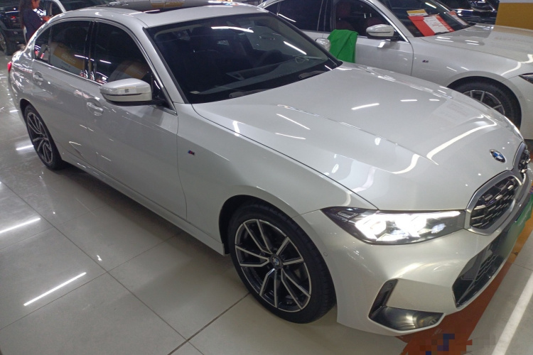 宝马3系 2024款 325Li M运动套装车身外观3