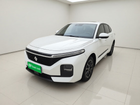 宝骏RC-5 2020款 1.5L 手动智耀精英型