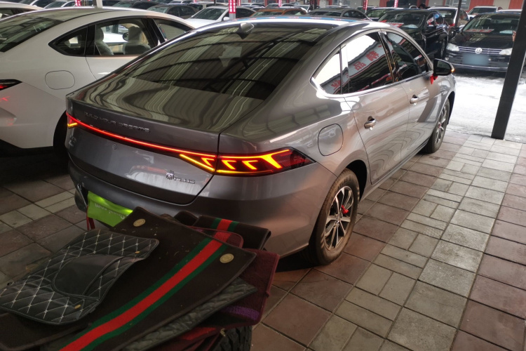 比亚迪 秦PLUS 2024款 荣耀版 DM-i 55KM领先型车身外观7