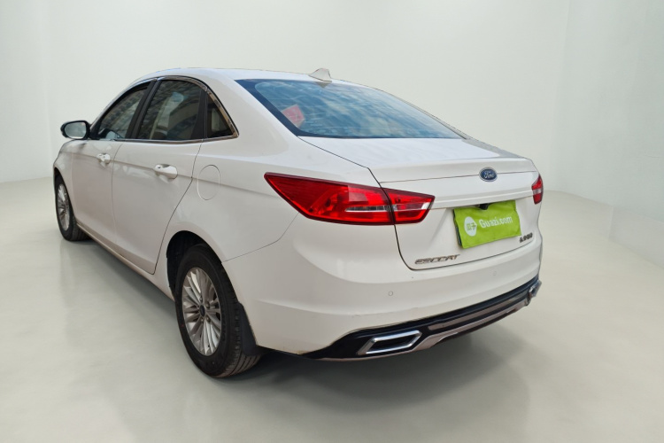 福特 福睿斯 2015款 1.5L 自动舒适型车身外观5