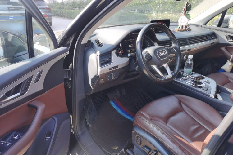 奥迪Q7 2018款 45 TFSI 技术型中控内饰20