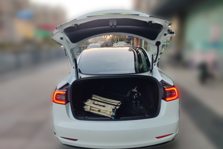 特斯拉 Model 3 2022款 后轮驱动版中控内饰23