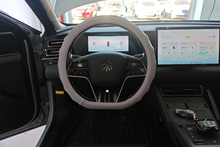 比亚迪 秦L 2024款 DM-i 120KM超越型局部细节13