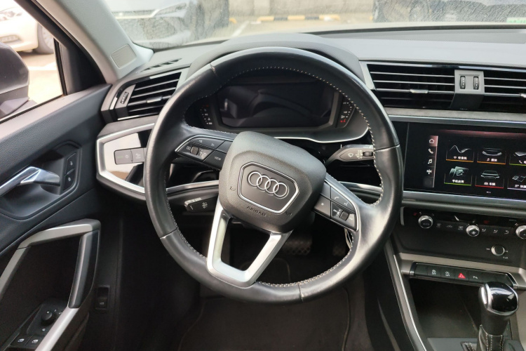 奥迪Q3 2020款 35 TFSI 进取动感型局部细节13