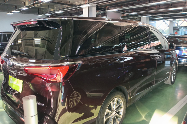 别克GL8 2021款 Avenir艾维亚 七座亲礼版车身外观6005