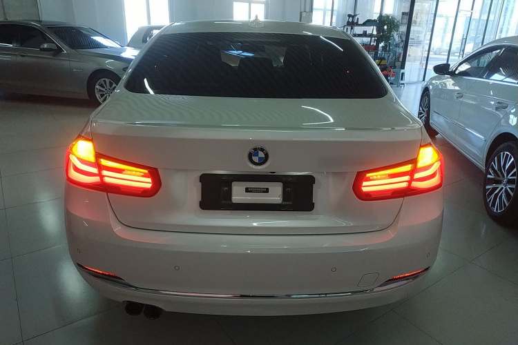 宝马3系 2017款 320Li 时尚型车身外观6