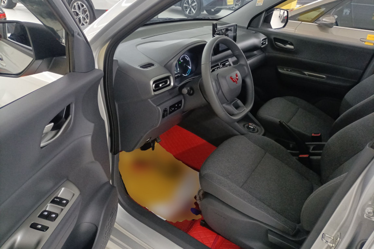 五菱汽车 五菱宏光新能源 2025款 增程式混动 50KM 舒适型中控内饰20