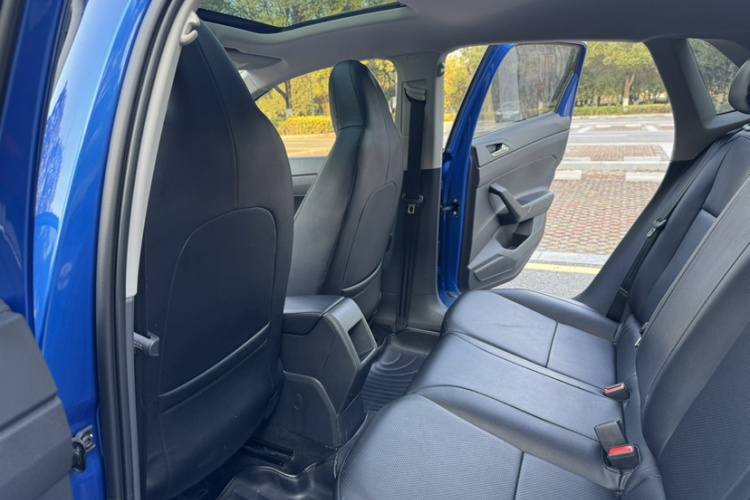 大众 Polo 2019款 Plus 1.5L 自动全景乐享版中控内饰7006