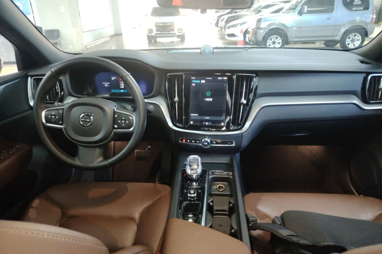 沃尔沃S60 2023款 B4 智逸豪华版中控内饰7002