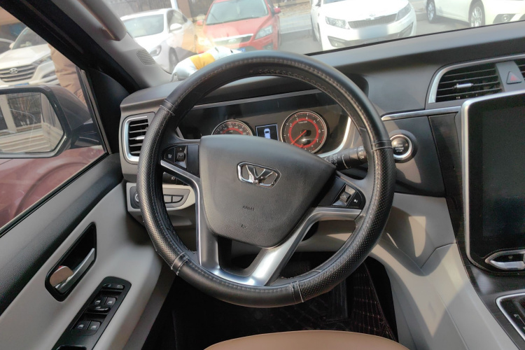 华颂7 2017款 2.0T 自动精英型中控内饰13