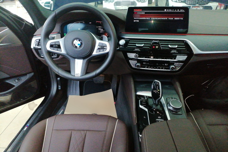 宝马5系 2021款 530Li xDrive M运动套装中控内饰13