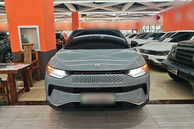 零跑汽车 零跑C11 2024款 增程 300尊享版车身外观2