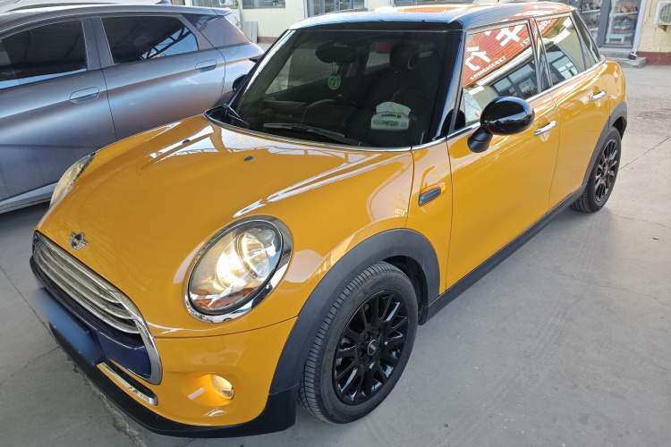 MINI 2015款 1.5T COOPER Fun 五门版车身外观4