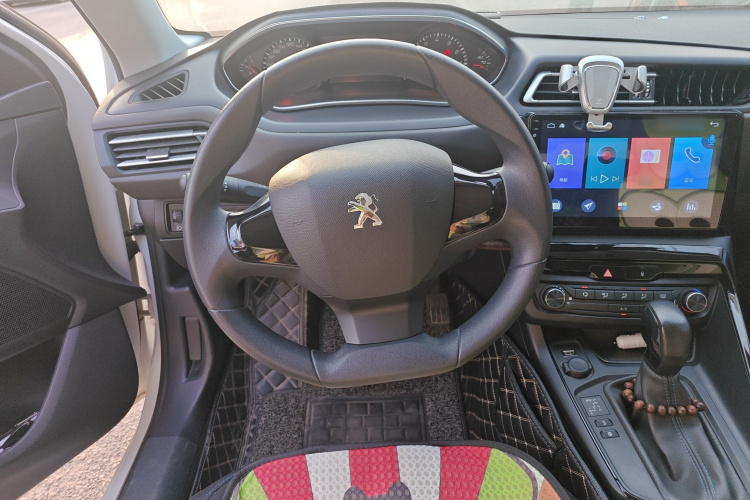 标致308 2016款 1.6L 自动时尚版中控内饰13