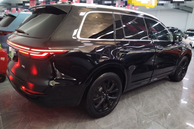 理想汽车 理想ONE 2021款 增程6座版车身外观7