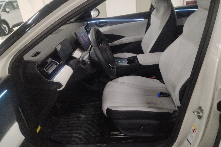 比亚迪 海豹06新能源 2024款 DM-i 80KM尊贵型中控内饰19