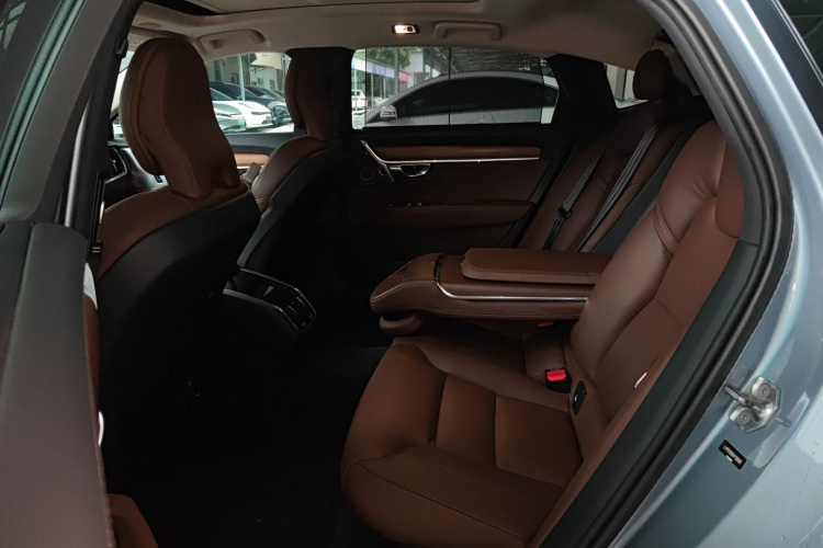 沃尔沃S90 2019款 T5 智雅版中控内饰7004