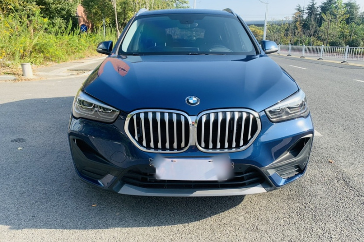 宝马X1 2022款 sDrive25Li 领先型车身外观6004