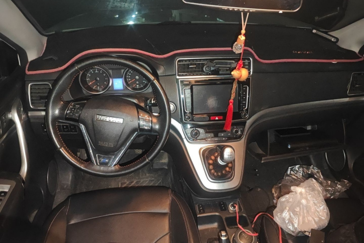 哈弗H6 2017款 蓝标 运动版 1.5T 手动两驱精英型中控内饰7002